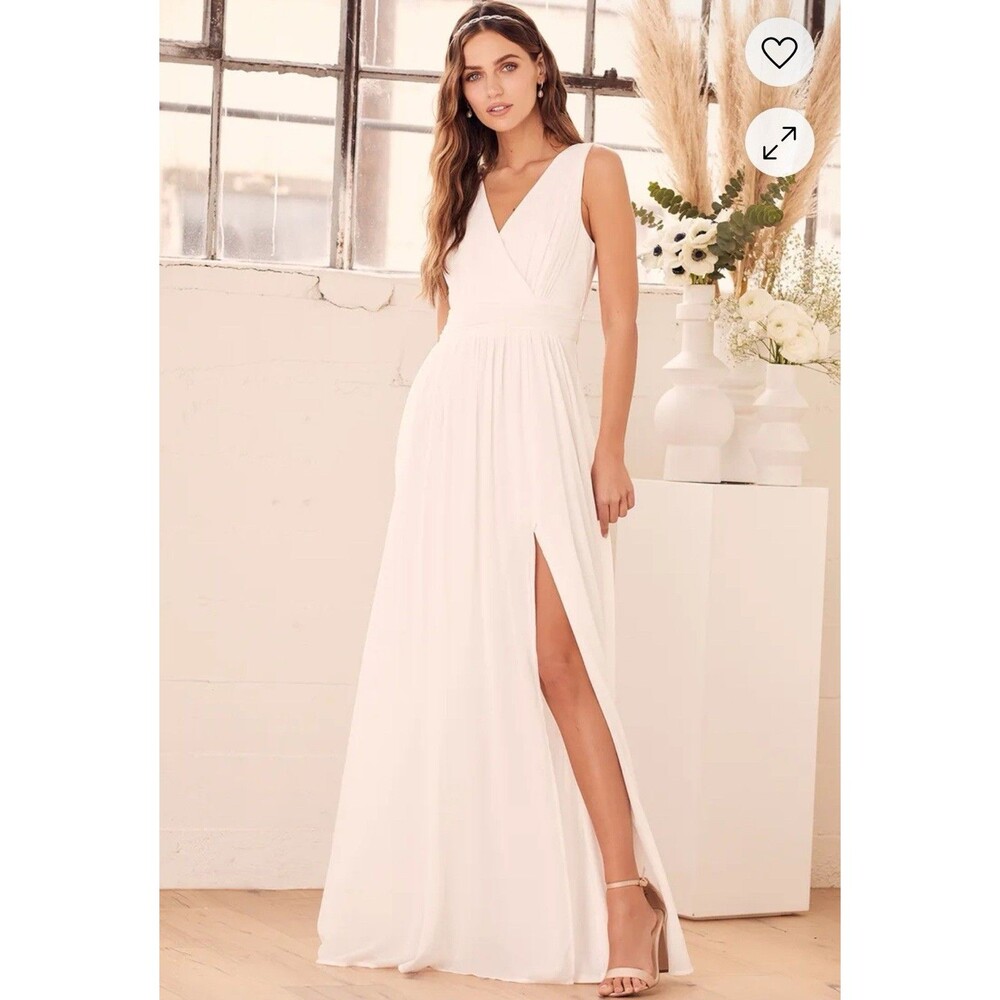 Elegant White Sleeveless Maxi Dress